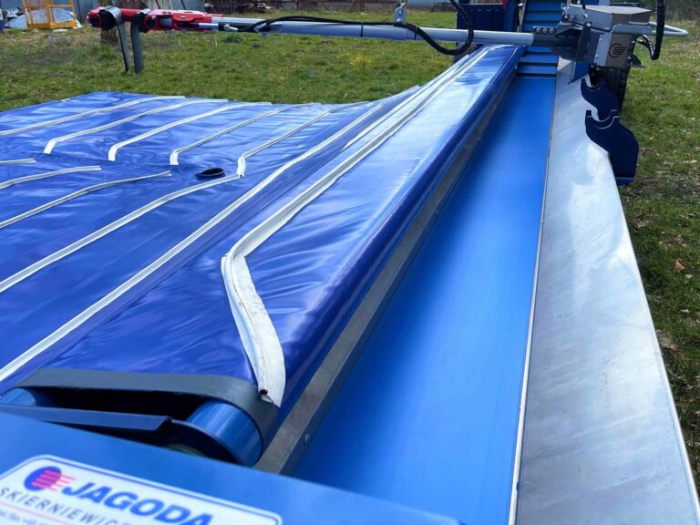 Detalle de la cinta transportadora de la vibradora G-004 para el transporte de fruta recolectada